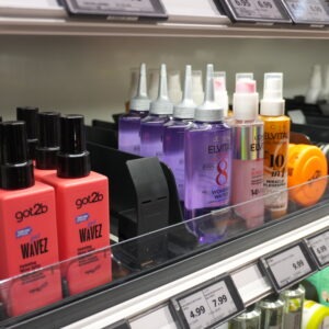 Système de poussée des produits pour articles de droguerie